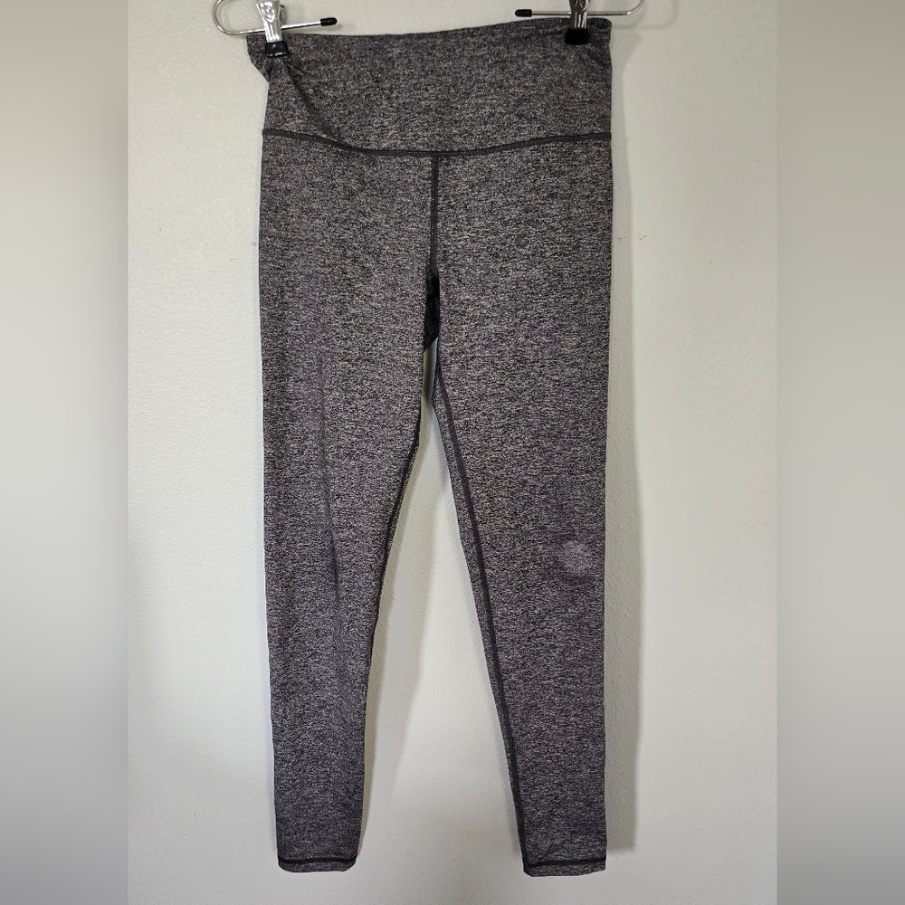 Victoria's Secret Knockout Leggings Size Small